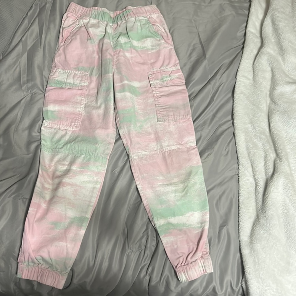 I am selling these cargo pants from h&m. They are pink and green.